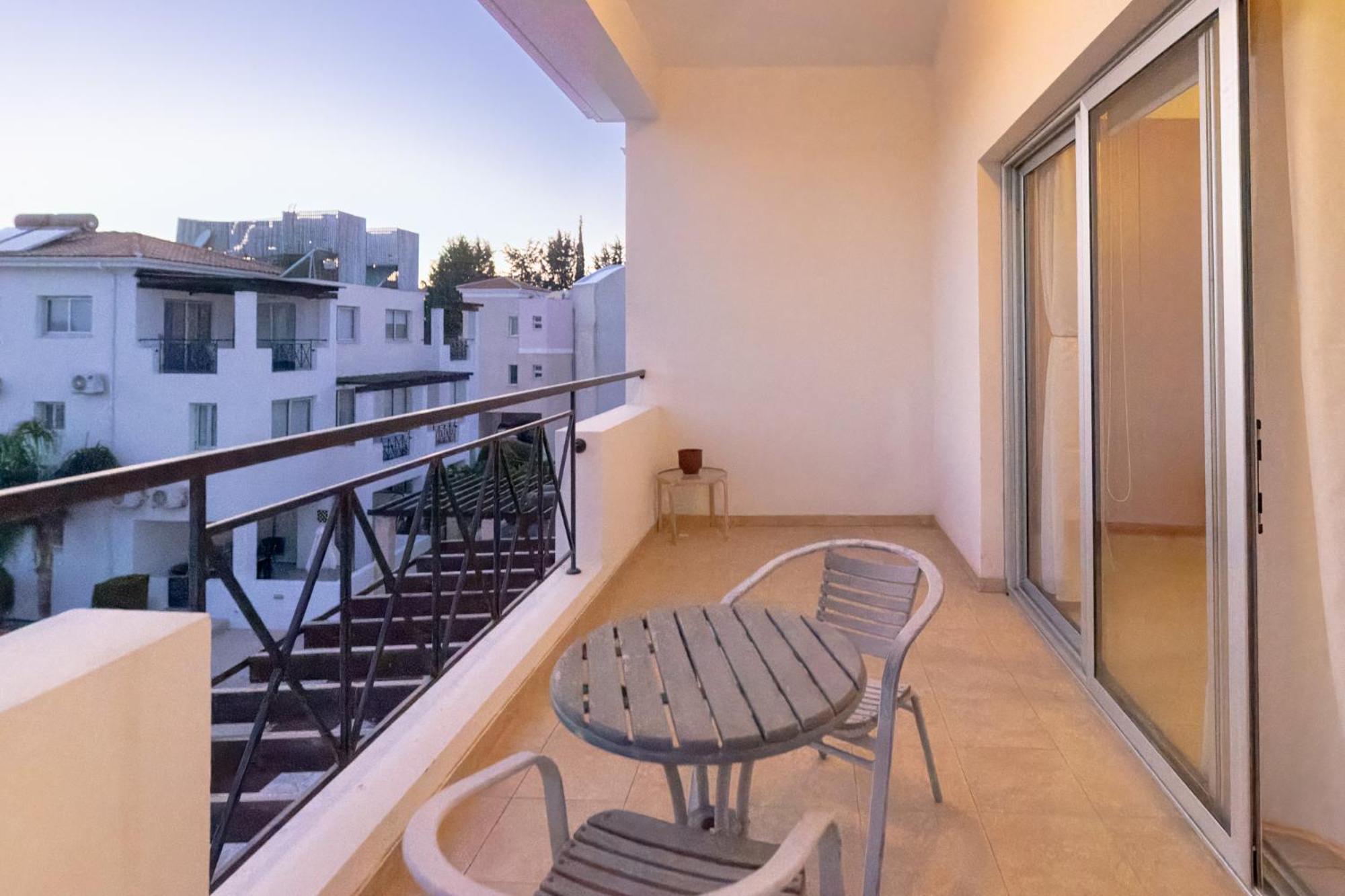 Nefeli Blue-Horizon 2B, Pool, Suites, Big Balconies Paphos ภายนอก รูปภาพ