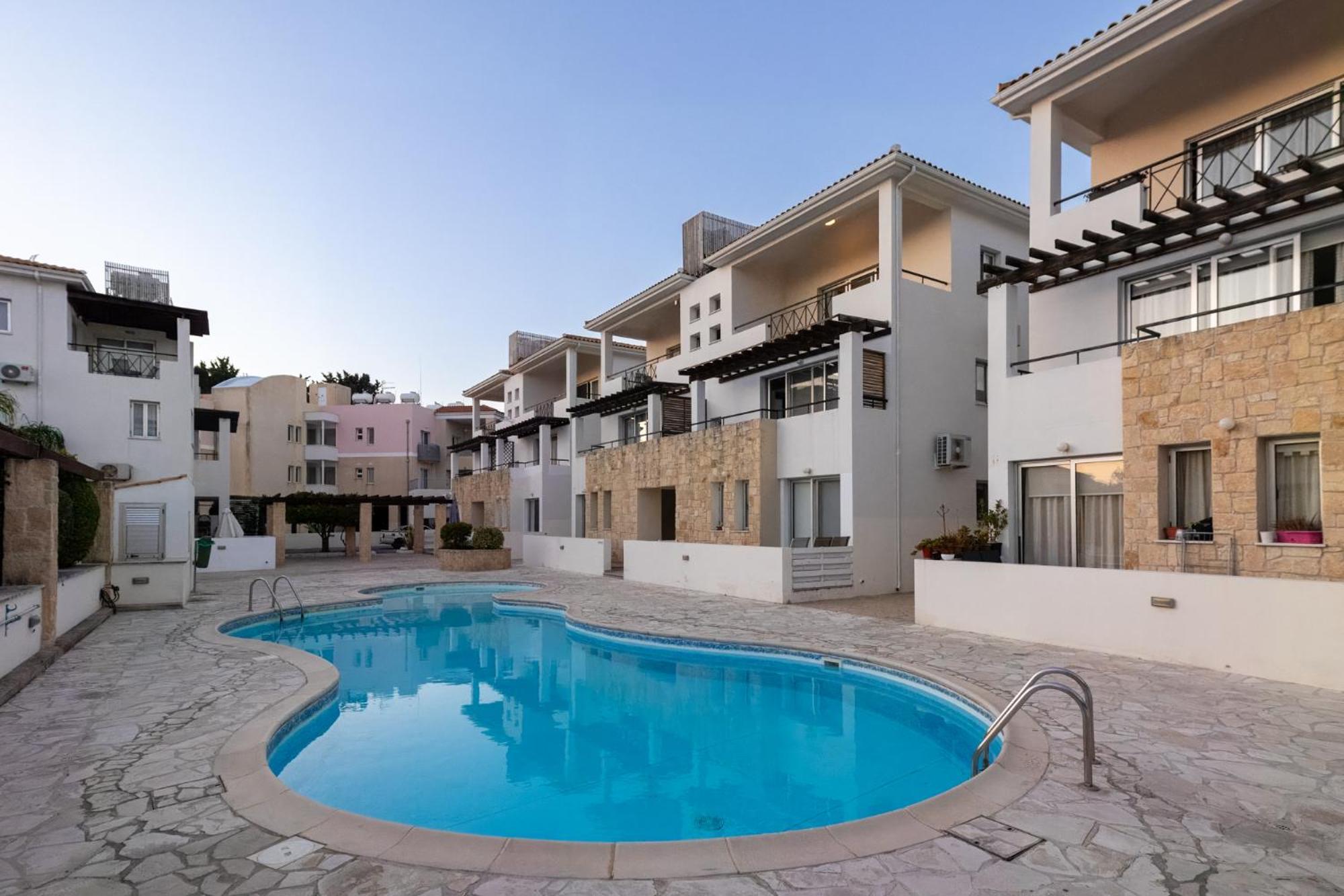 Nefeli Blue-Horizon 2B, Pool, Suites, Big Balconies Paphos ภายนอก รูปภาพ