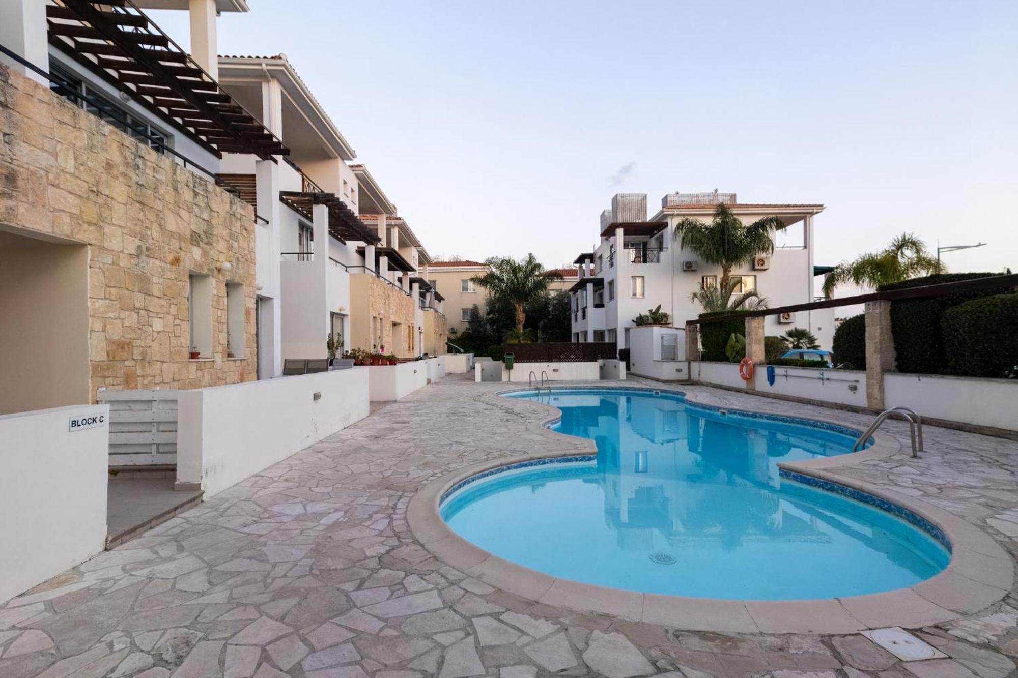 Nefeli Blue-Horizon 2B, Pool, Suites, Big Balconies Paphos ภายนอก รูปภาพ