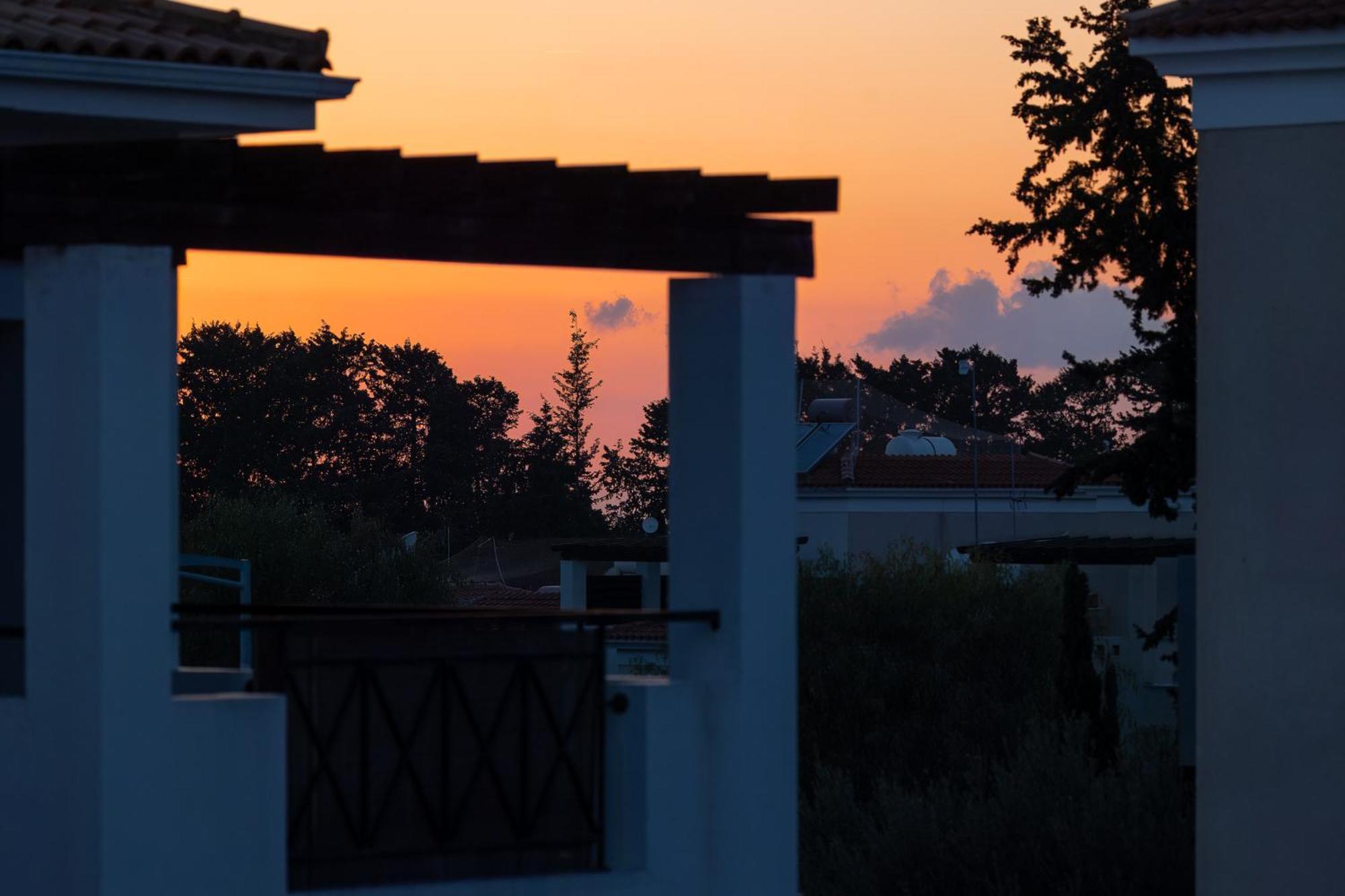 Nefeli Blue-Horizon 2B, Pool, Suites, Big Balconies Paphos ภายนอก รูปภาพ